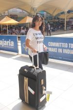 Kritika Kamra snapped at airport on 8th Feb 2016